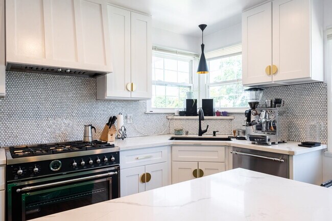 Building Photo - 6307 Tunney Ave