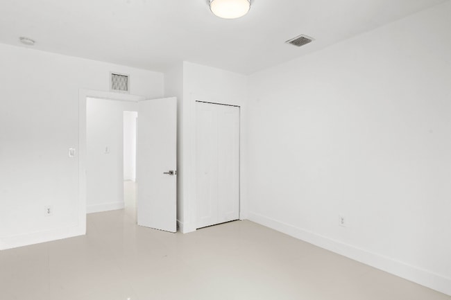 Building Photo - 1687 SW 11th St