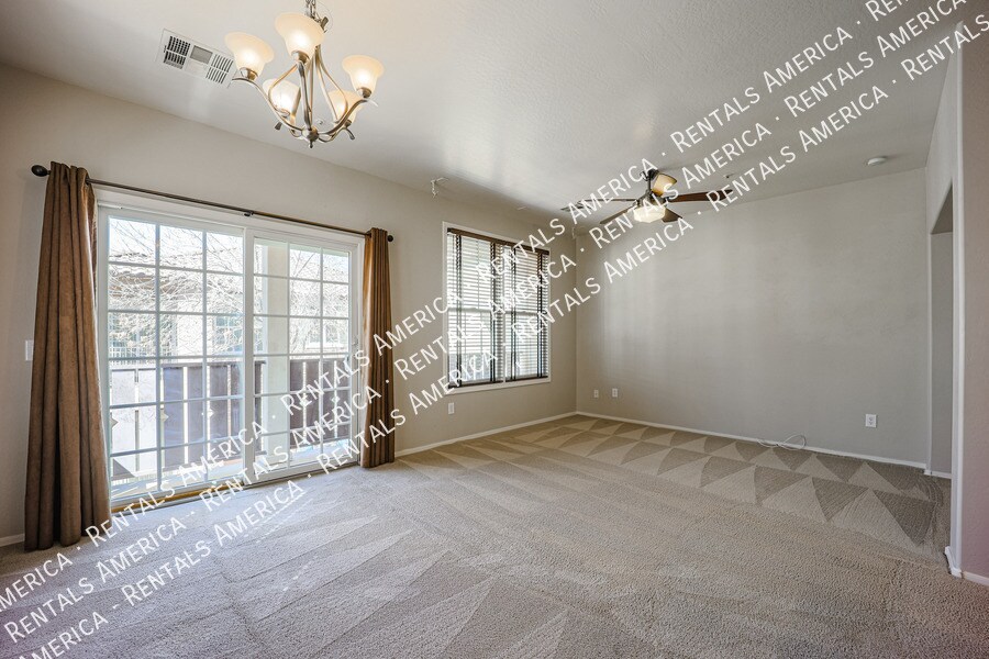 Building Photo - 906 S Annie Ln