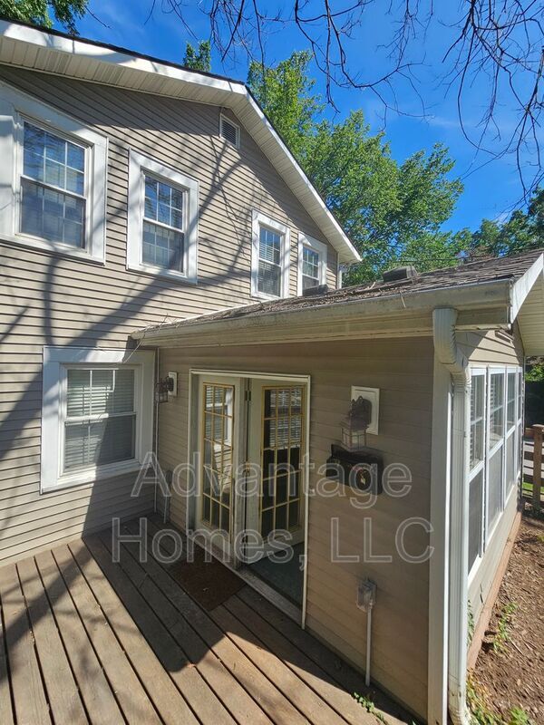 Building Photo - 4544 Terrace St