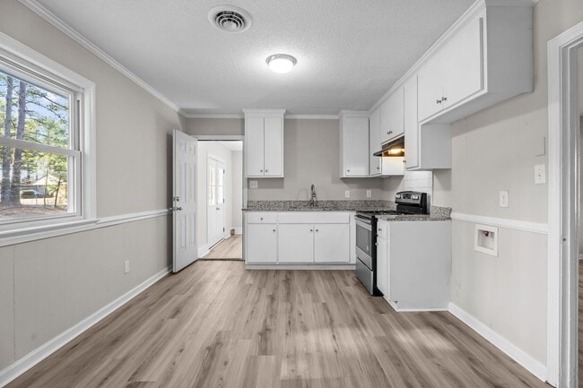 Building Photo - 620 Starling Way