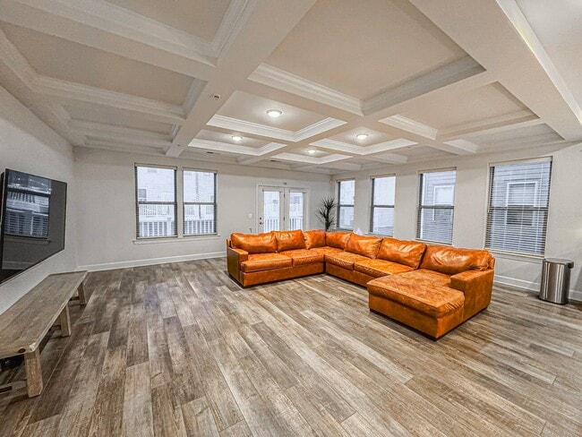 Building Photo - Modern 3 Bed 2.5 Bath End-Unit Townhome With Deck In The Landing At Cannon Branch