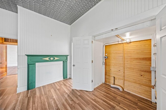 Building Photo - 433 E Davilla St