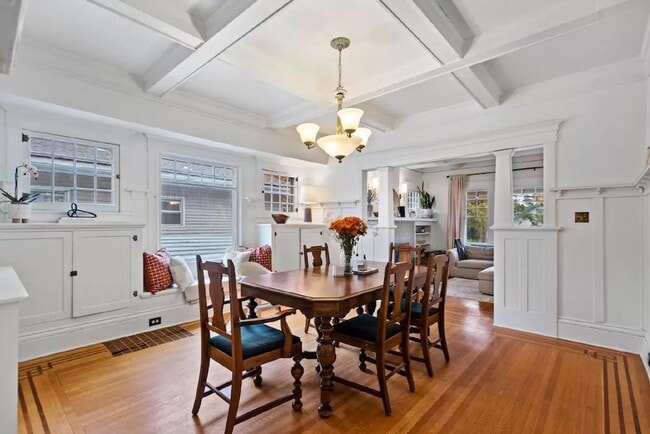 Building Photo - Welcome to this charming craftsman home ne...