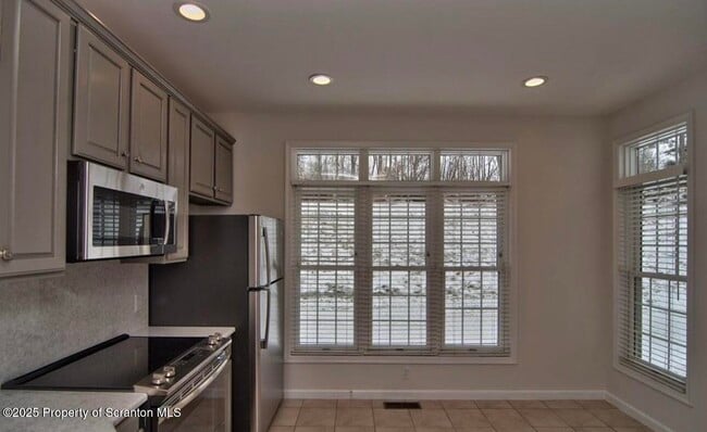 Building Photo - 803 Ohenry Close Sec 1