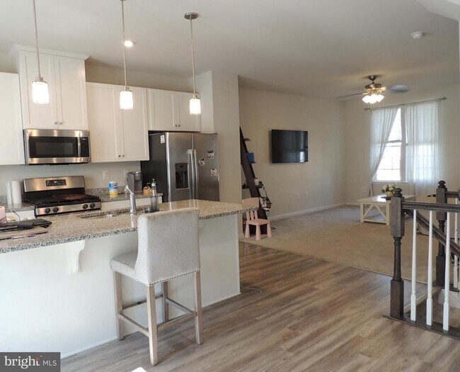 Building Photo - 309 Landing Dr