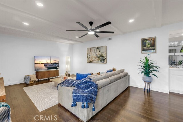 Building Photo - 25151 Via Playa
