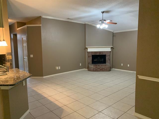 Building Photo - 2805 Hawthorne Ln