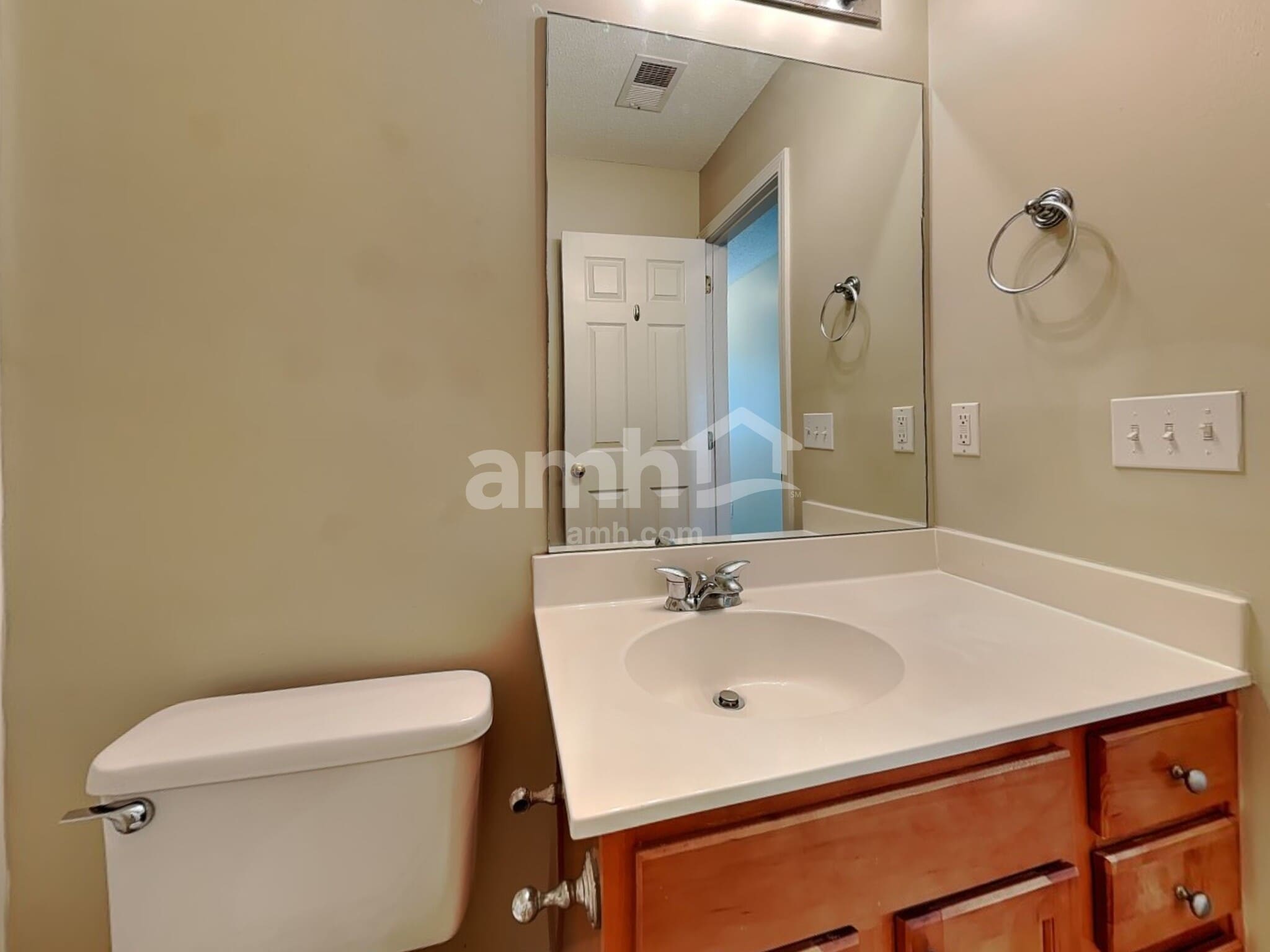 Building Photo - 223 Tigers Paw Dr