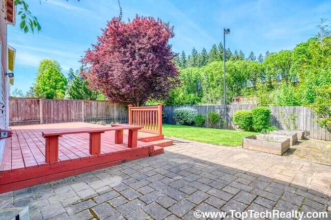 Building Photo - Charming 3 BD* 2.5 BTH Single Family Home In Deerfield Neighborhood! Great Location & Quiet Neigh...