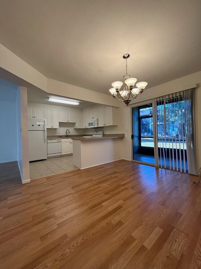 Building Photo - 501 SW 75th St