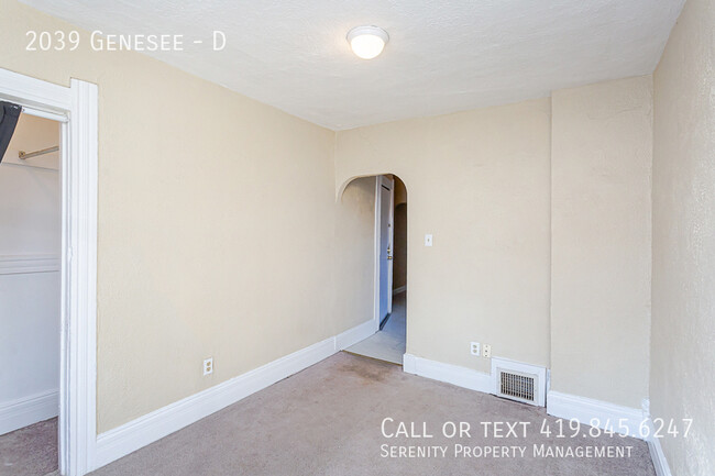 Building Photo - ?? Hop Fast! These Apartment Rentals Won’t...