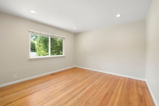 Building Photo - 810 Monte Rosa Dr