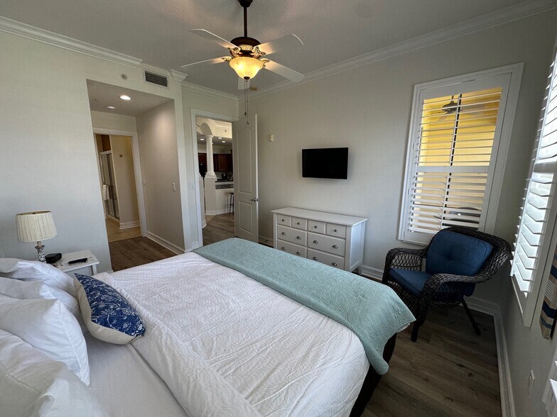 Building Photo - 13941 Clubhouse Dr