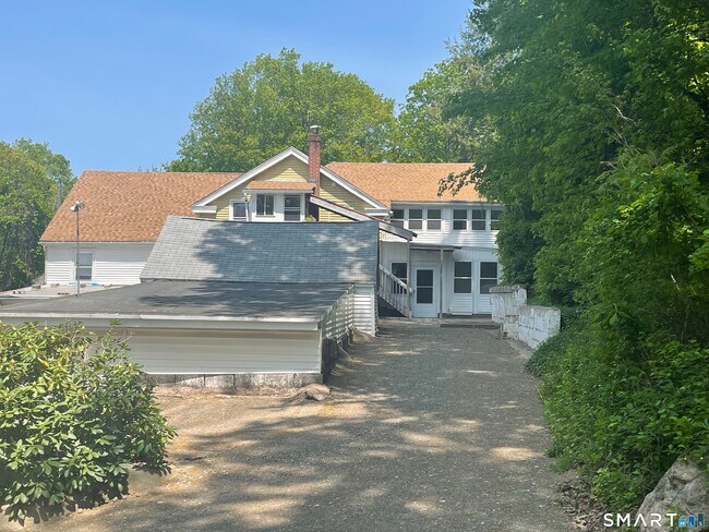 Building Photo - 42 Fisher Hill Rd