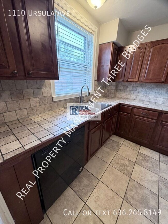 Building Photo - 1110 Ursula Ave