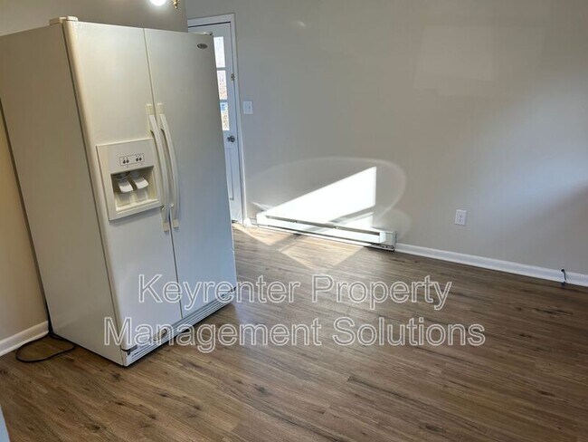 Building Photo - 26 Whiteoak Cir