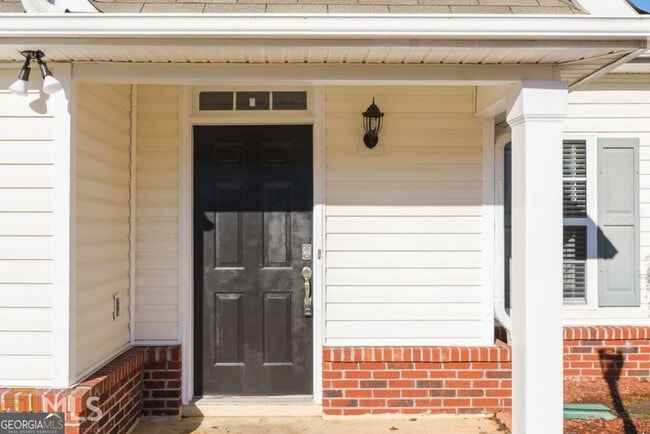 Building Photo - 145 Courtyard Dr