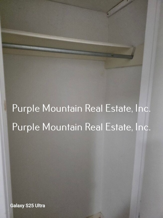 Building Photo - AVAILABLE NOW:  3 Bedrooms, 2 Bath Home for Rent