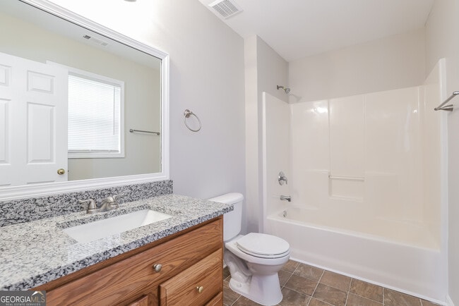 Building Photo - 5330 Mercedes Dr