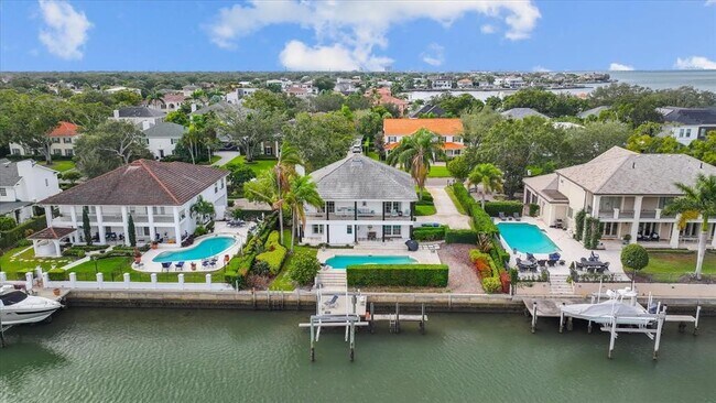 Building Photo - 4921 Lyford Cay Rd