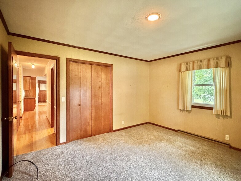 Building Photo - 85 S Huron Dr