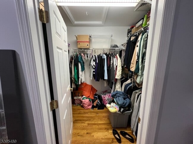 Building Photo - 497 Division Ave