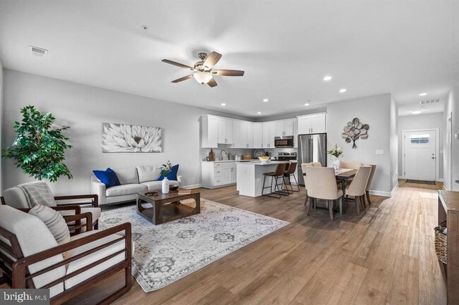Building Photo - 137 Coastal Dr