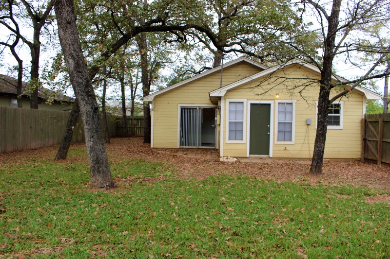 Building Photo - 3322 Augusta Dr