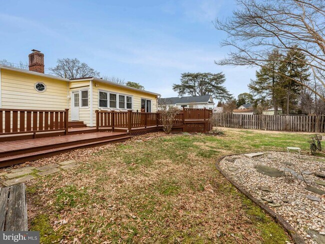 Building Photo - 3503 Maple Ct