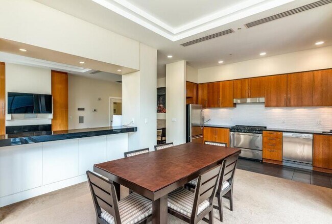 Building Photo - 2 bedroom in Seattle WA 98121