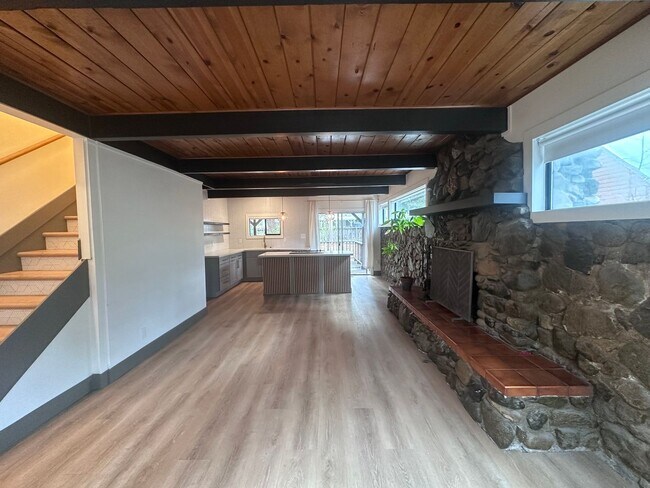 Building Photo - Pet Friendly Tahoe Island Home