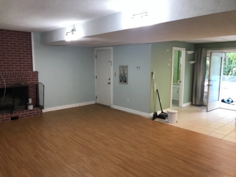 Building Photo - 87 Jackson St