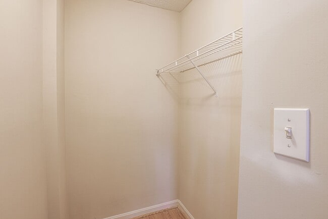 Building Photo - 117 Heron Ct
