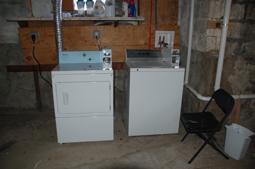 Building Photo - 81 Bristol Rd