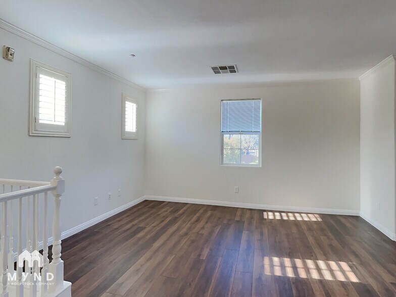 Building Photo - 495 Westminster Hall Ave