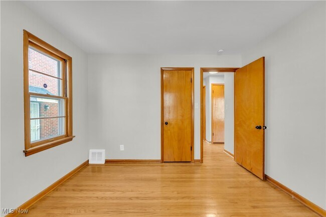 Building Photo - 20870 Wilmore Ave