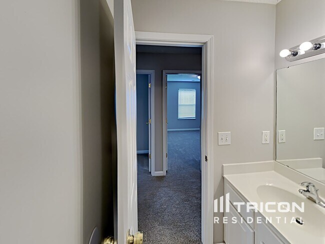 Building Photo - 240 Bassett Loop