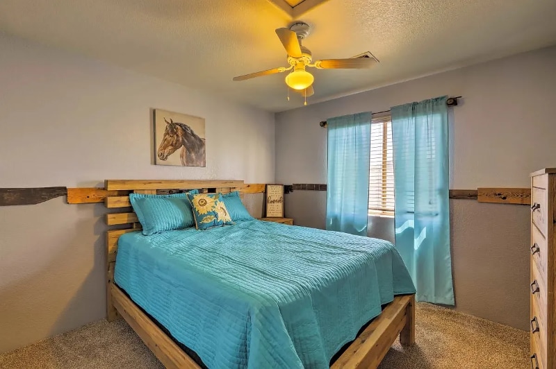 Building Photo - 2598 Rainbow Ave N