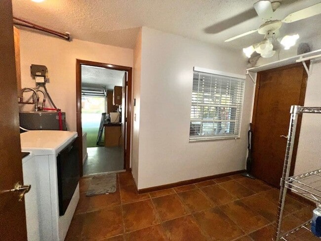 Building Photo - 320 Columbus Cir