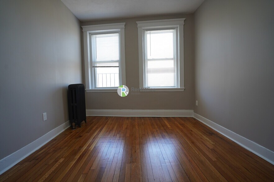 Building Photo - 79 Gordon St