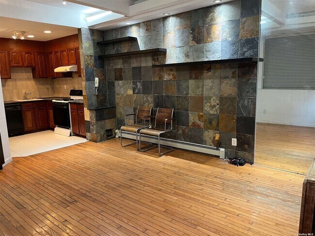 Building Photo - 42-31 Colden St