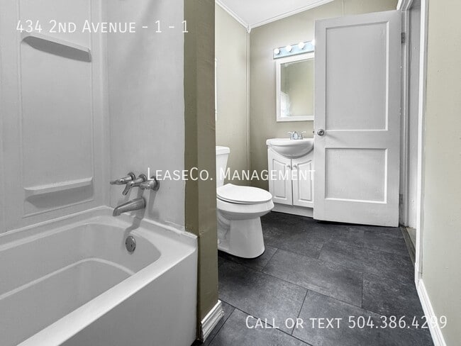 Building Photo - 434 2nd Ave