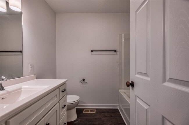 Building Photo - 100 Commerce St