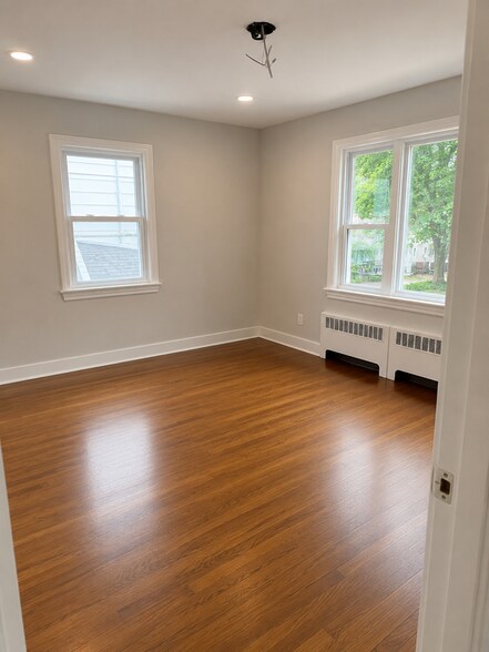 Building Photo - 98 Mt Vernon Pl
