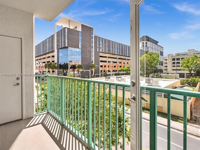 Building Photo - 6001 SW 70th St