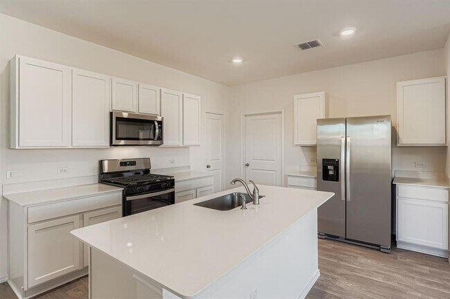 Building Photo - 12112 Douglas Fir Cir