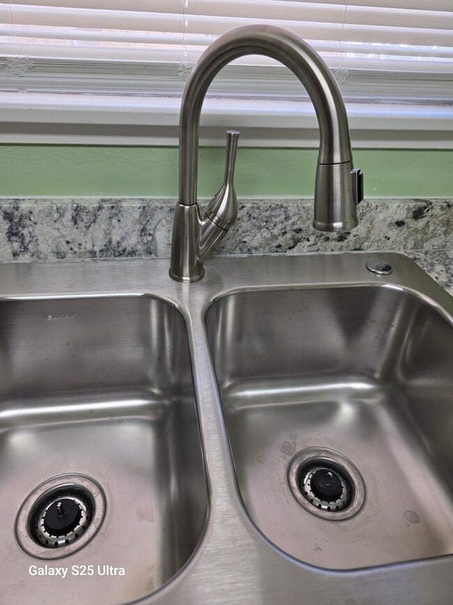 Building Photo - 3 Bedroom 2 Bath Home for Rent