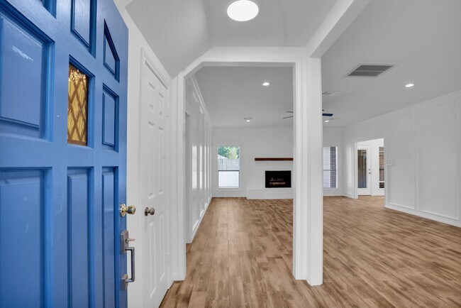 Building Photo - 12411 Exbury Ct