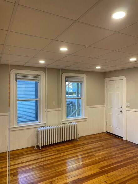 Building Photo - 517 Cottage St